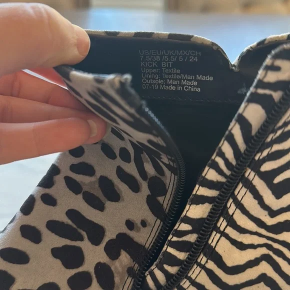 Kenneth Cole Reaction Mix Animal Print Kick Bit Booties - Picture 8 of 10